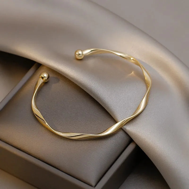 Vintage Water Drop Bangle