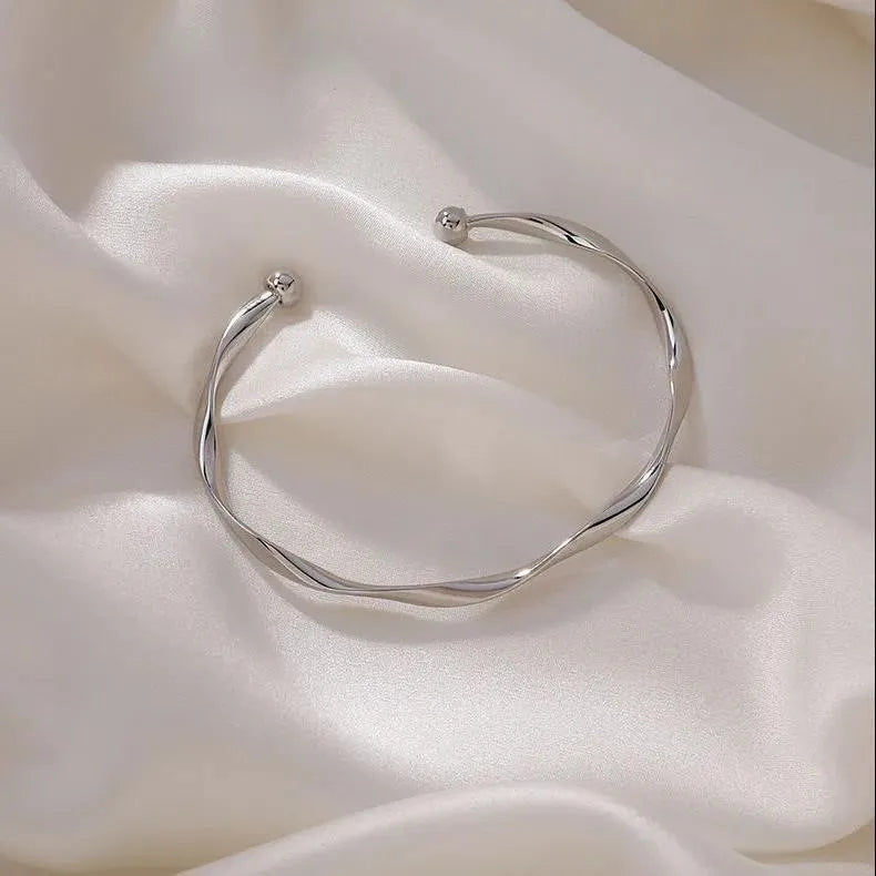 Vintage Water Drop Bangle
